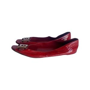 Gucci red leather open toe flats size 40